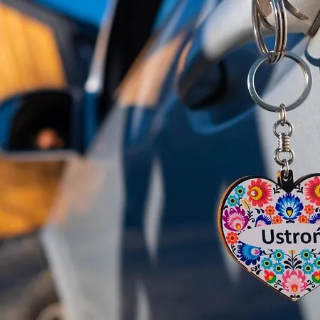 W Gorach 4 Seasons アパート ウストロン