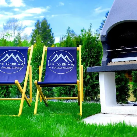 W Gorach 4 Seasons アパート ウストロン